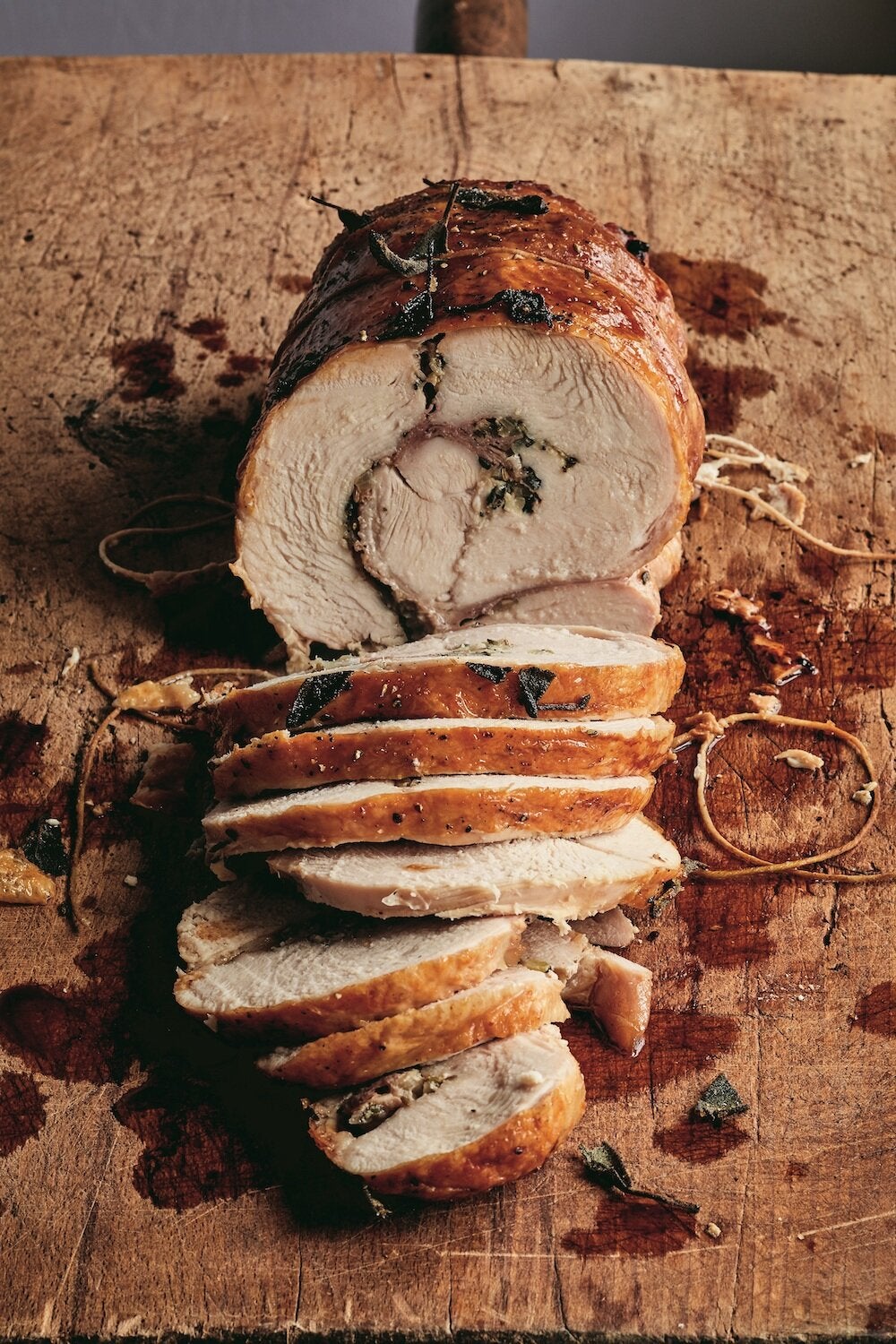 Tuscan%2BTurkey%2BRoulade%2B%28sliced%29%2BPhoto%2Bcredit%2BQuentin%2BBacon.jpg