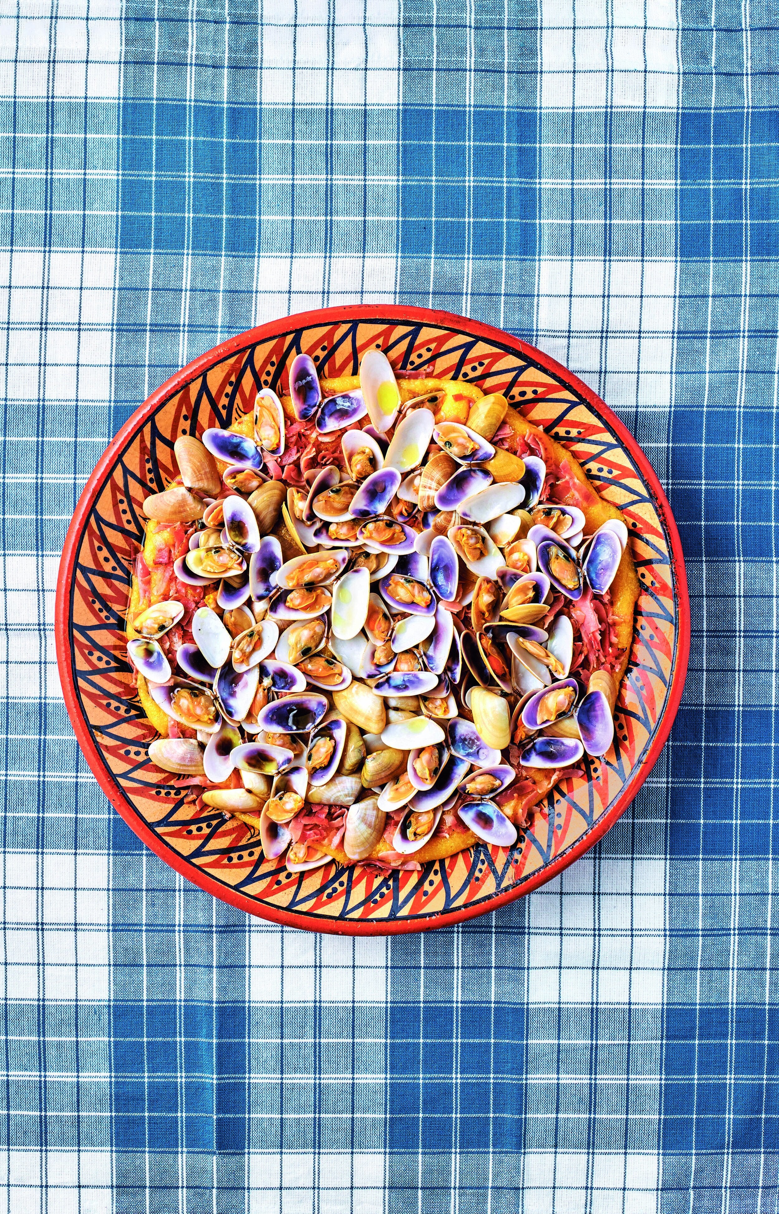 Corn%2BPorridge%2Bwith%2BWedge%2BShell%2BClams.jpg